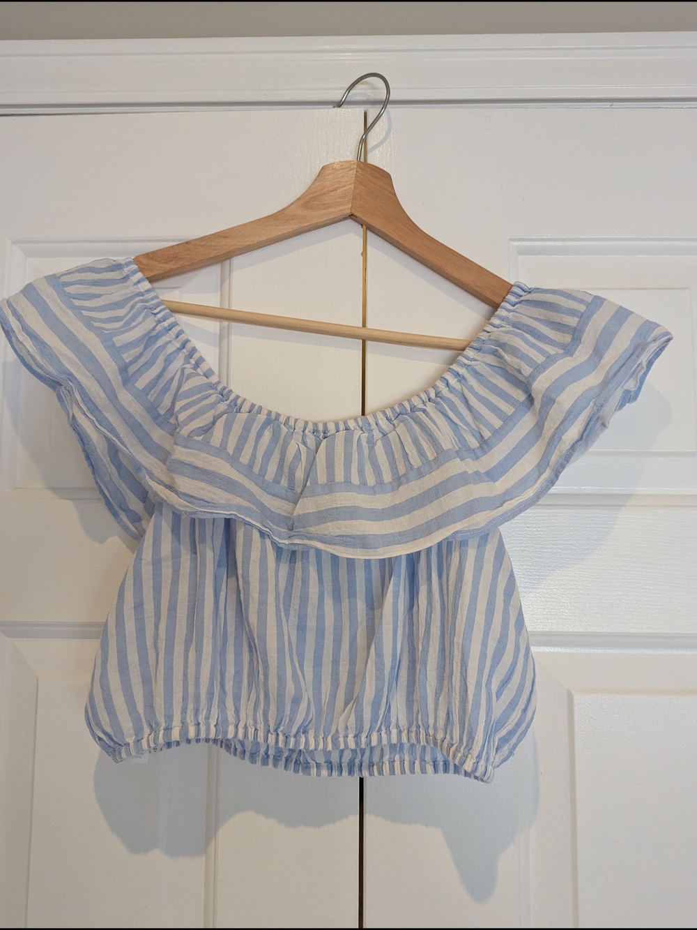 🎉3 For $30 J Crew Baby Blue White Striped Off-Shoulder Ruffle Crop Top Coastal